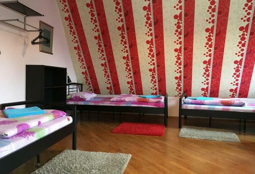 スタンダードルーム, Mikalo House