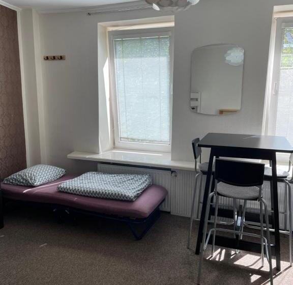 浴室共有スタンダード４人用ルーム, Mikalo House