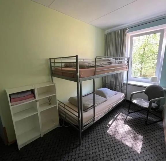 اتاق چهار تخته با دستشویی مشترک, Mikalo House