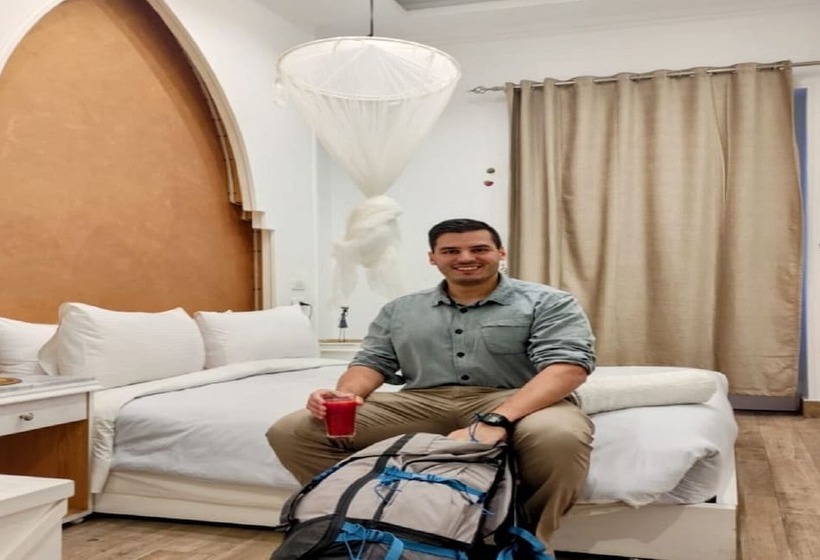 اتاق لوکس, Paris Hotel Cairo