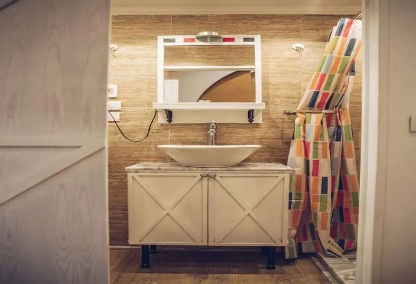 اتاق لوکس, Paris Hotel Cairo
