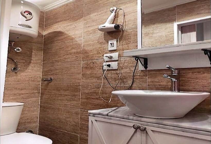 اتاق لوکس, Paris Hotel Cairo