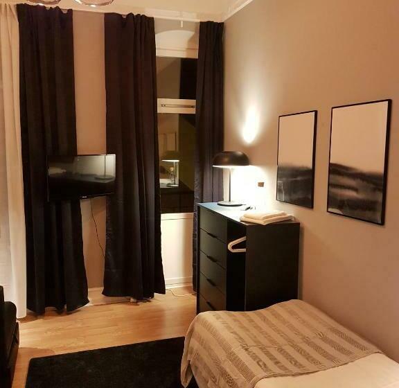 标准单人间, L Kong Christian