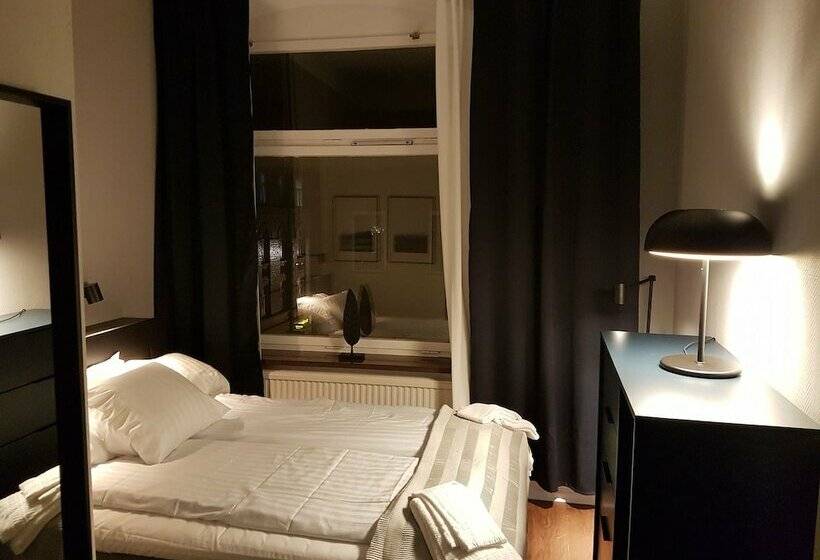 标准间, L Kong Christian