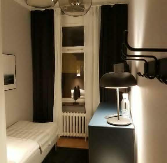 标准单人间, L Kong Christian