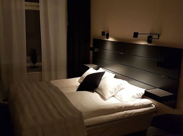 标准间, L Kong Christian