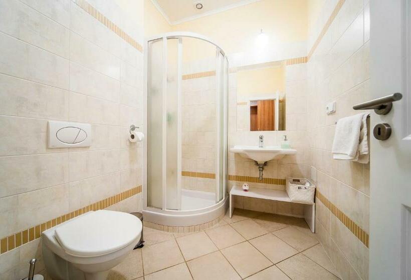 Семейный Номер, Boutique Hotel Golf Garni