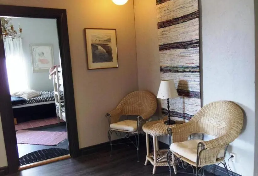 Standard Kolmen Hengen Huone, Ekeliden B&b