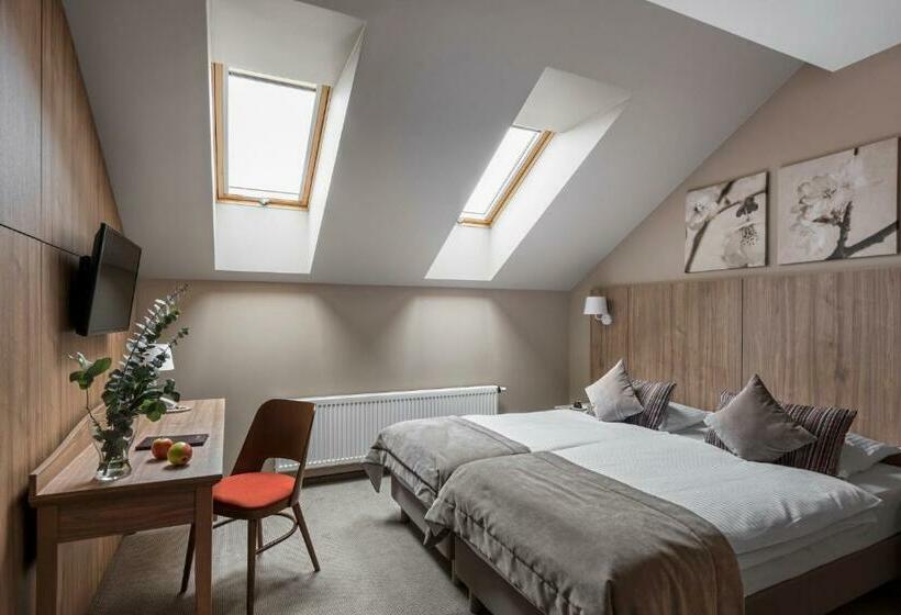 اتاق استاندارد, Big Stone