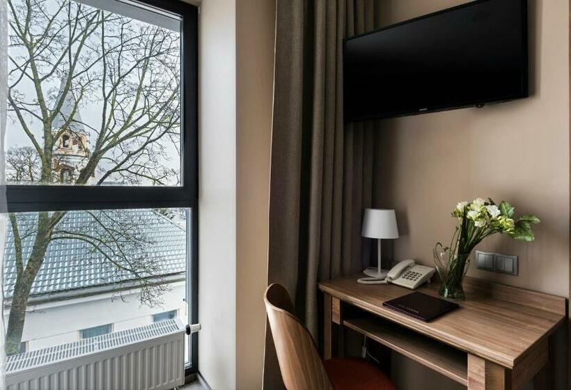 اتاق استاندارد یک نفره, Big Stone