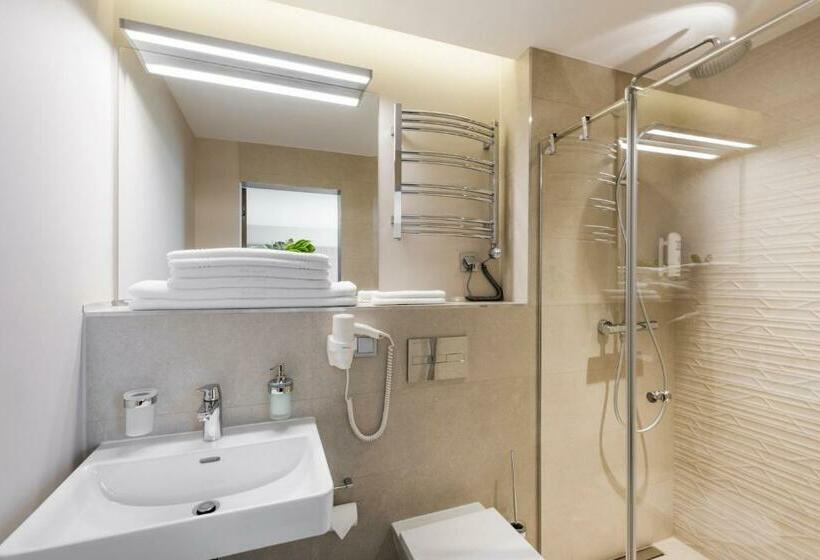 اتاق استاندارد, Big Stone