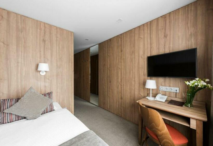 اتاق استاندارد یک نفره, Big Stone