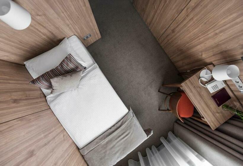 اتاق استاندارد یک نفره, Big Stone