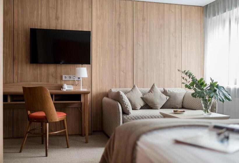 اتاق سوپریور, Big Stone