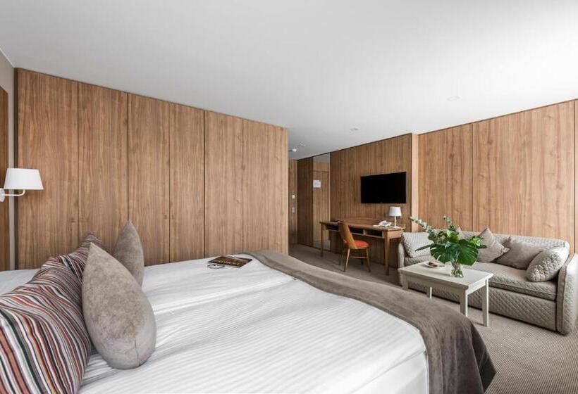 اتاق سوپریور, Big Stone