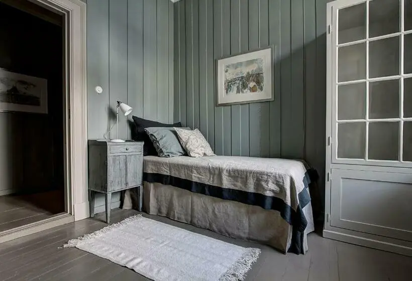 Standard Yhden Hengen Huone, Camillas Hus