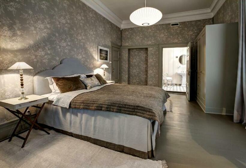 Quarto Estandar, Camillas Hus