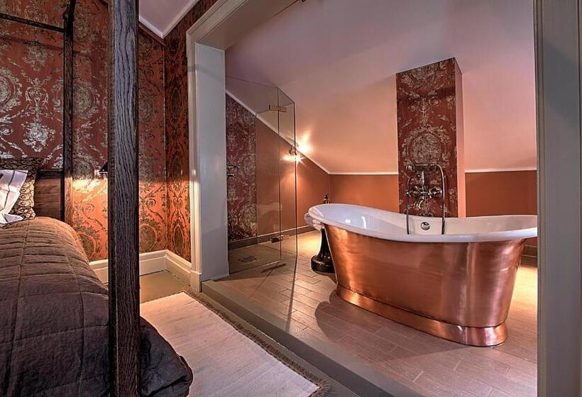 スタンダードルーム, Camillas Hus