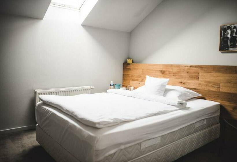 غرفة قياسية فردية, City.city