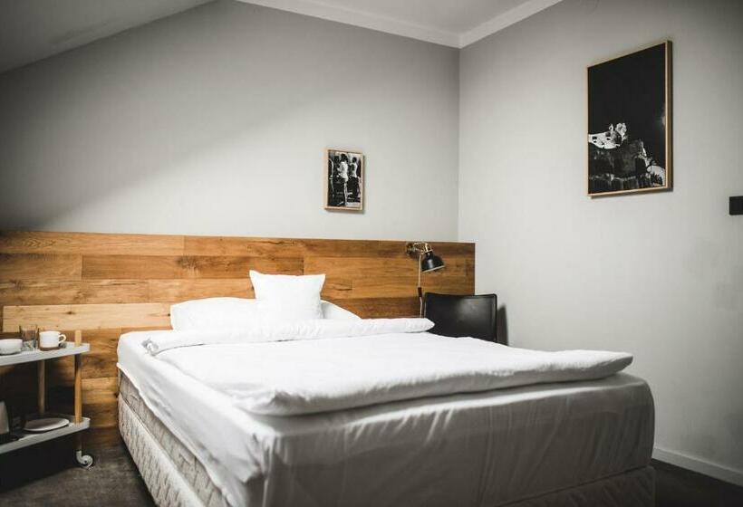 غرفة قياسية فردية, City.city