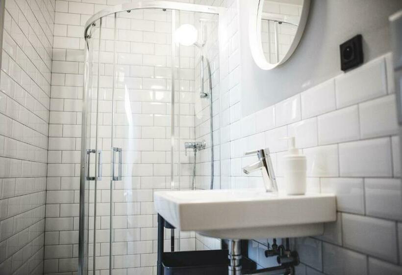 غرفة قياسية فردية, City.city