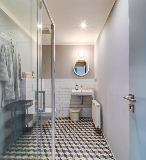 جناح جونيور, City.city