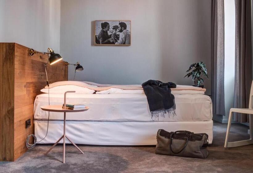 جناح جونيور, City.city