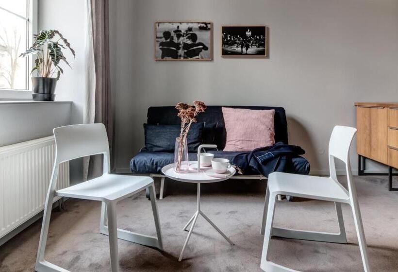 جناح جونيور, City.city