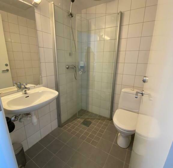 Номер Стандарт, Fast Hotel Henningsvær