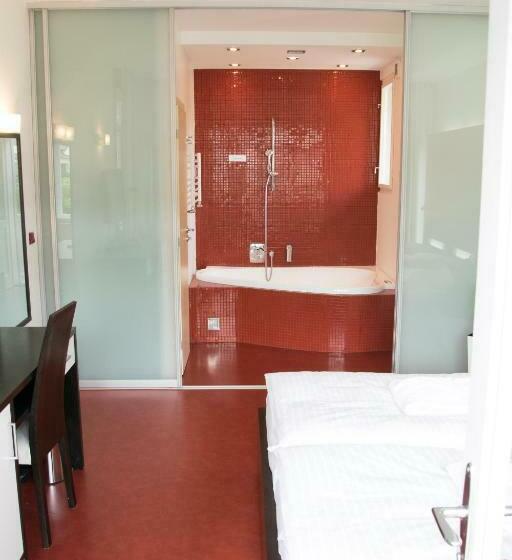 جناح مزوَّد بشرفة, Krystal