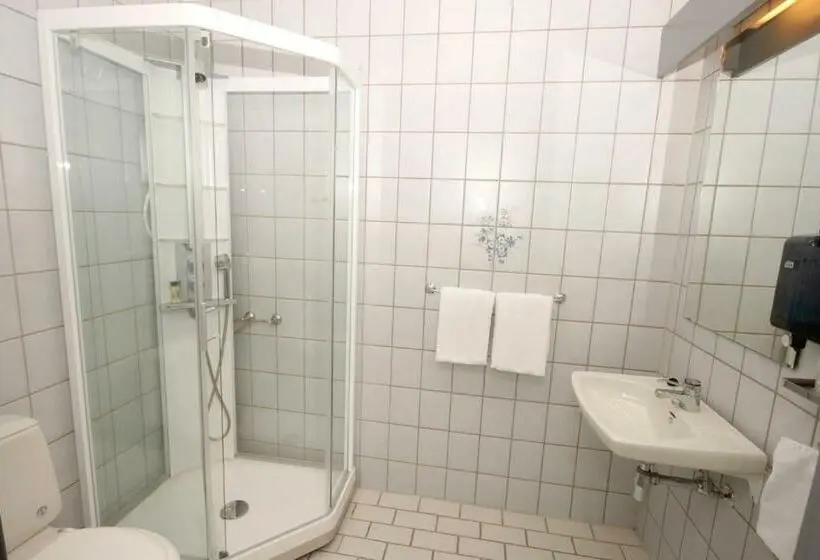 Standard Yhden Hengen Huone, L Fritidsparken