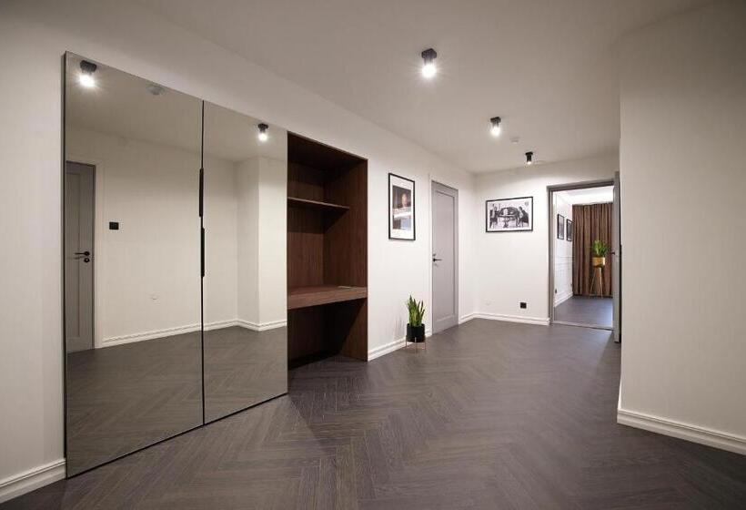 سوییت, L Wesenbergh