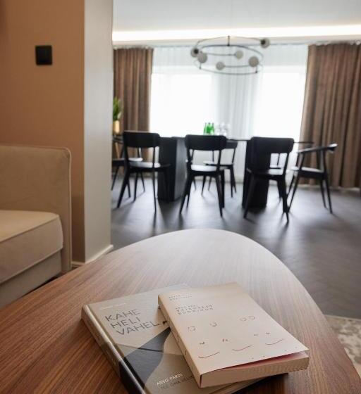 سوییت, L Wesenbergh