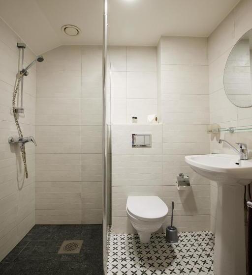 اتاق استاندارد, L Wesenbergh