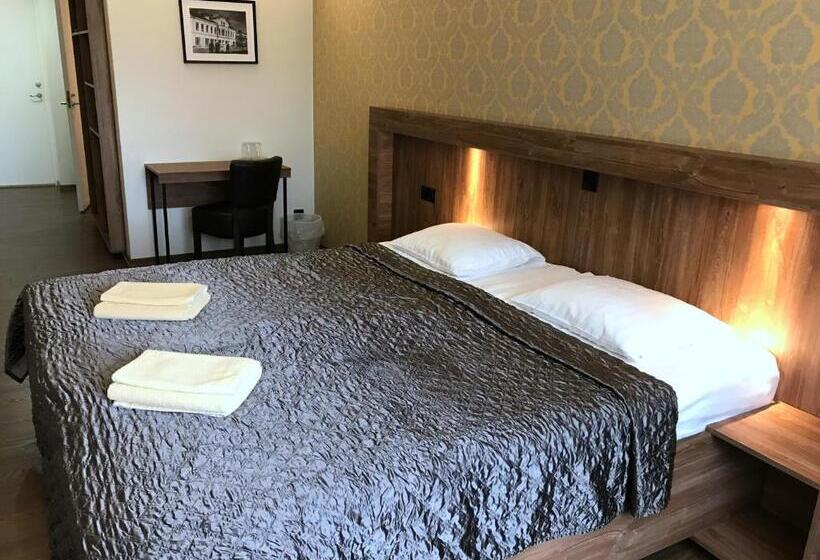 اتاق استاندارد, L Wesenbergh