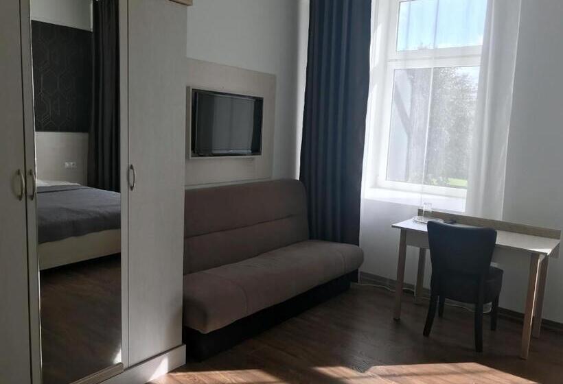 اتاق استاندارد, L Wesenbergh