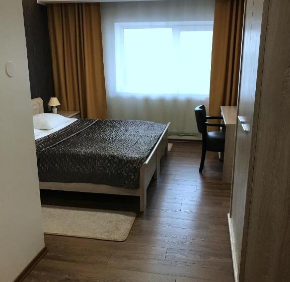 اتاق استاندارد, L Wesenbergh