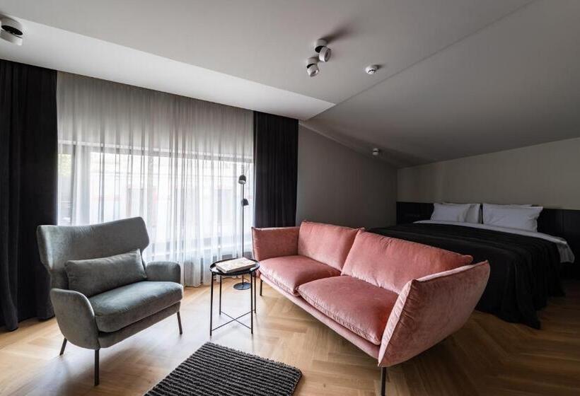 اتاق سوپریور با تخت بزرگ, Maestro Design