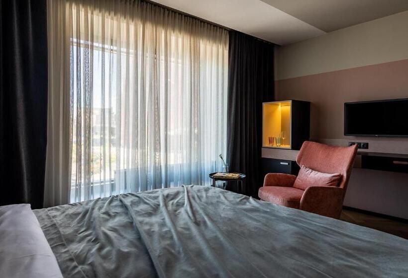 آپارتمان لوکس 1 خوابه, Maestro Design