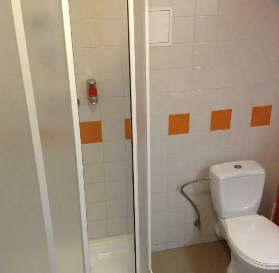 اتاق استاندارد یک نفره, Olimpiska Centra Ventspils