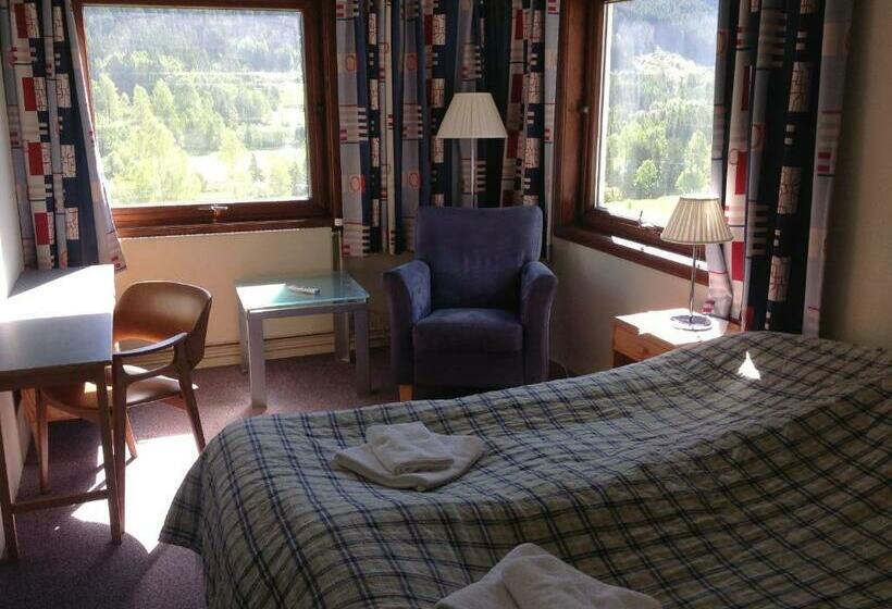 Номер Стандарт, Smedsgården