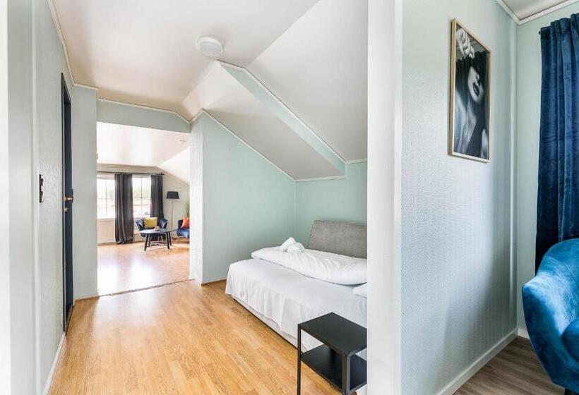 سوییت, Storebaug Hotell & Kro