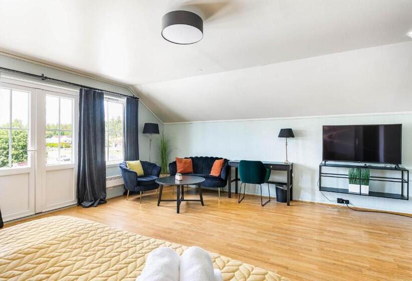 سوییت, Storebaug Hotell & Kro