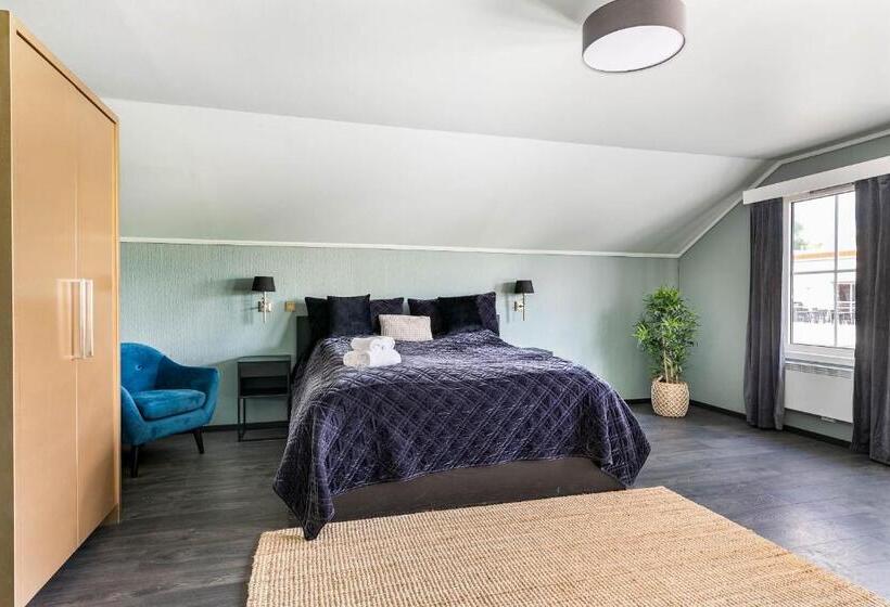 سوییت, Storebaug Hotell & Kro