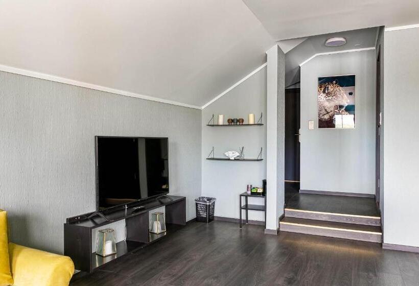 سوییت, Storebaug Hotell & Kro