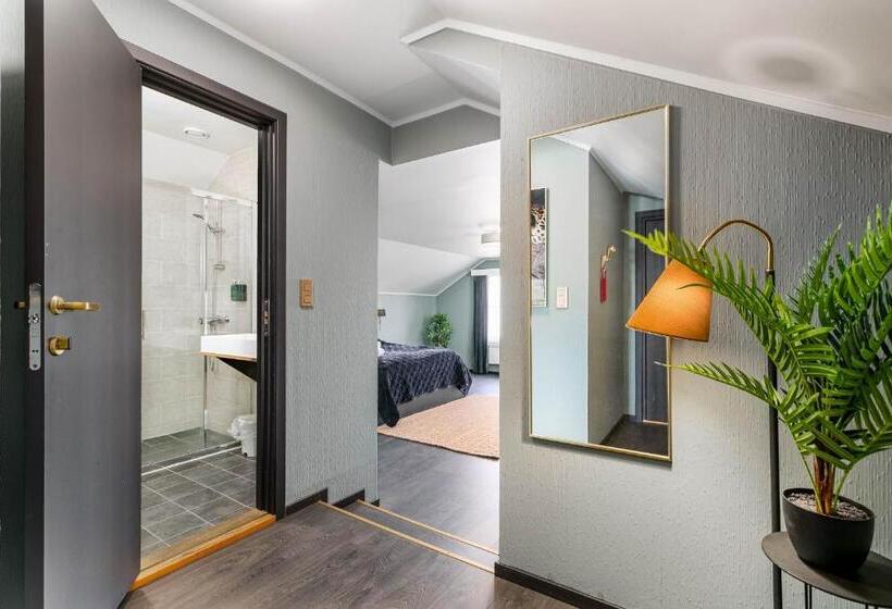 Люкс, Storebaug Hotell & Kro