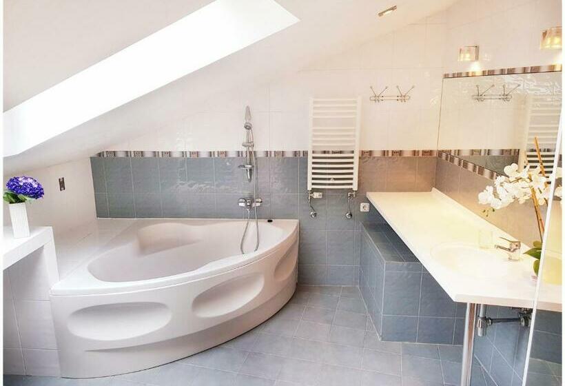 سوییت جونیور, Vivulskis Apart