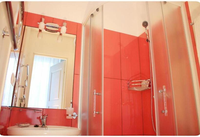 اتاق اکونومی, Vivulskis Apart