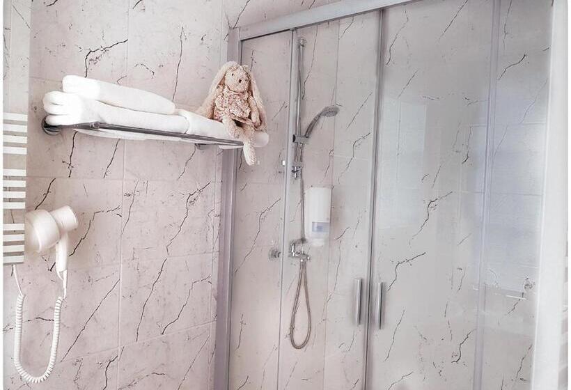 استودیوی لوکس, Vivulskis Apart