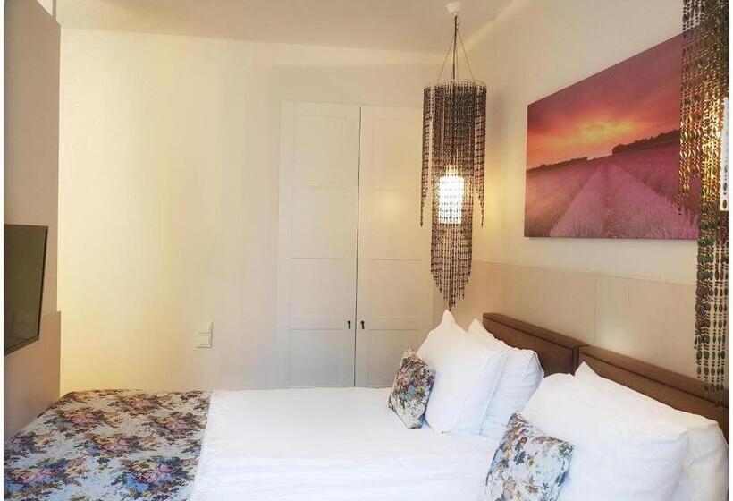 استودیوی لوکس, Vivulskis Apart